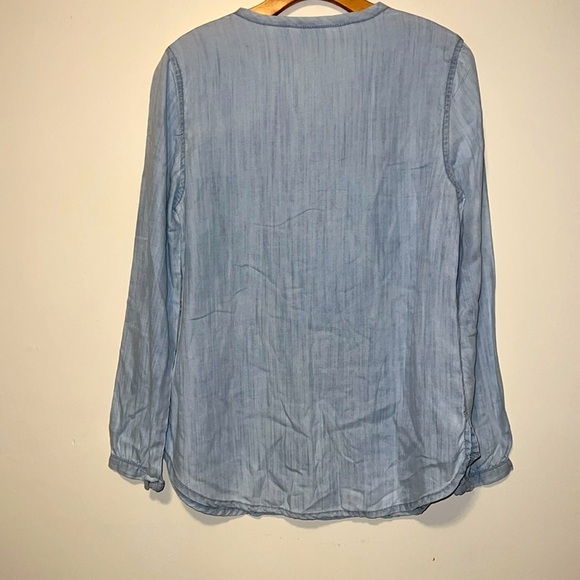Women’s Chico’s size 0 sparkly embellished denim chambray blouse Small - Picture 7 of 7